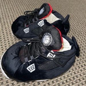 Jordan Plush Slippers - Black